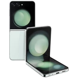 Galaxy Z Flip5 vs iPhone 15 Pro comparison