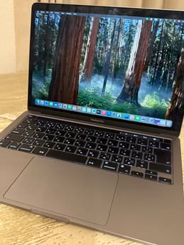 MacBook Pro 13-inch (2022) - Apple M2 8-core and 10-core GPU