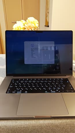 MacBook Pro 13-inch (2022) - Apple M2 8-core and 10-core GPU